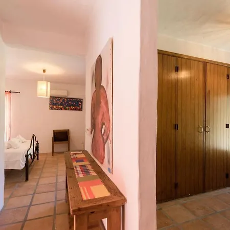 Lotus Verde - Spacious 6 Bedroom In Aroeira - Pool Table And Private Pool *