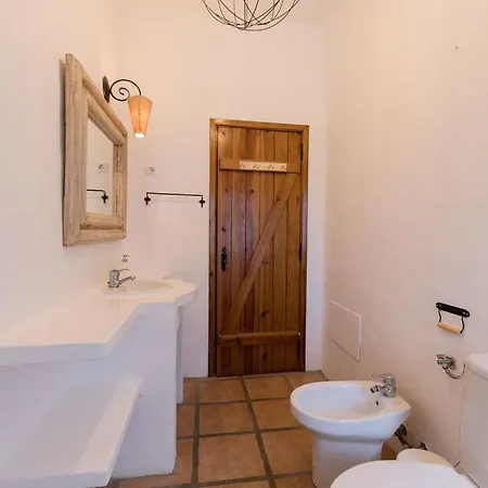 Lotus Verde - Spacious 6 Bedroom In Aroeira - Pool Table And Private Pool Villa