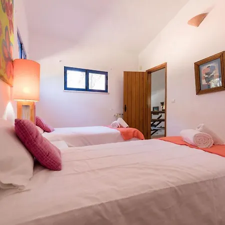 Lotus Verde - Spacious 6 Bedroom In Aroeira - Pool Table And Private Pool * Lisbon