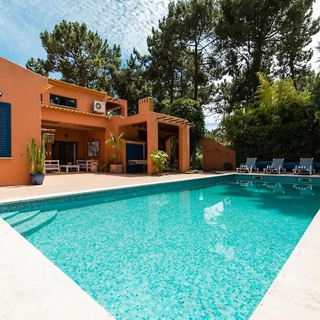 Lotus Verde - Spacious 6 Bedroom In Aroeira - Pool Table And Private Pool *